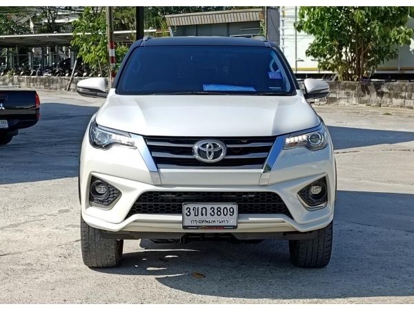 TOYOTA NEW FORTUNER 2.8 V.4WD.TRD. 2019 (3 ขด 3809)